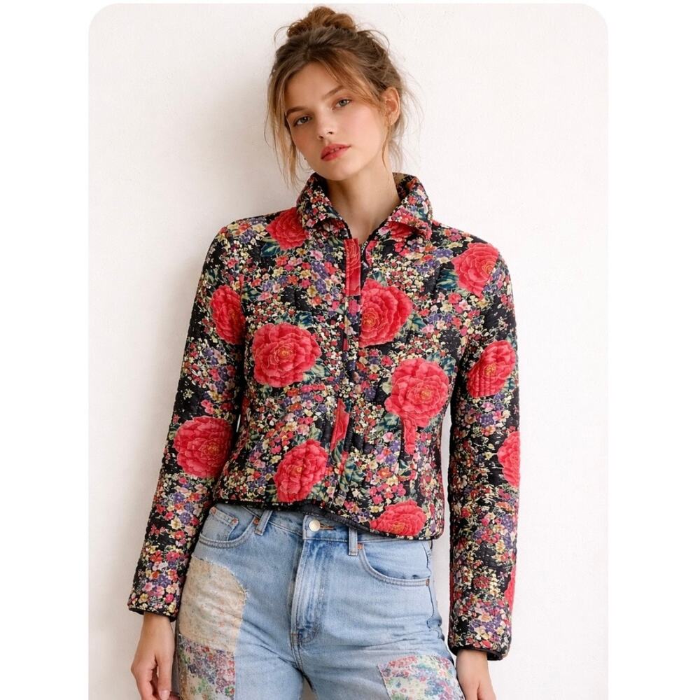 Vintage Quilted Floral Jacket  Rose Print Boho Size Small Cottage Core